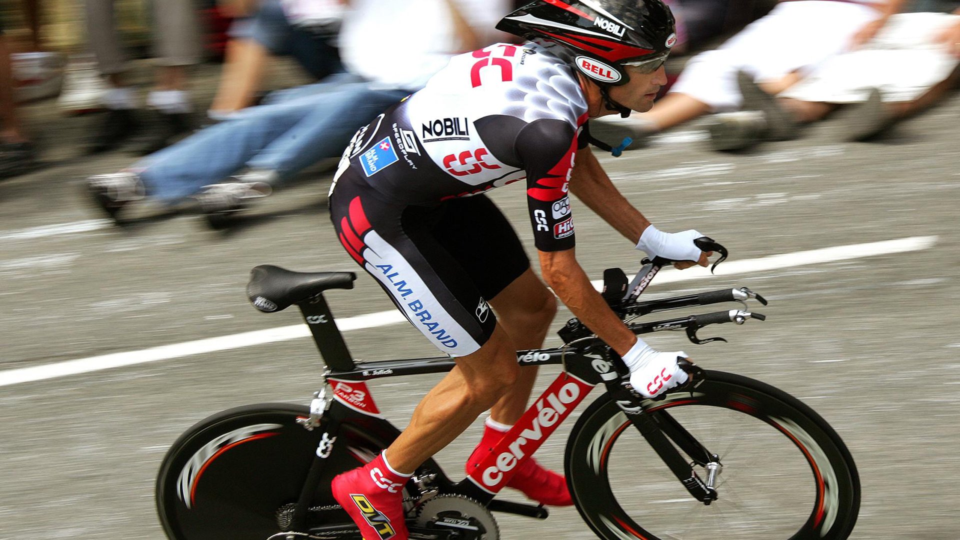 开云app更新-逆境中的“战神”逆袭：那些逆转乾坤的英雄传奇，逆境成就英雄